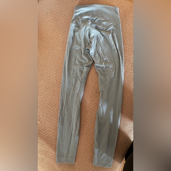 Lululemon leggings : pastel blue size 2 - Picture 4 of 5